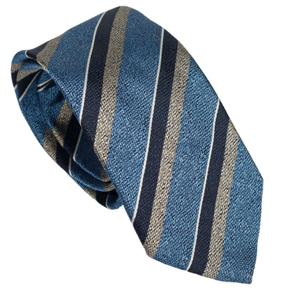 Cravatta azzurra in seta italiana al 100% con righe reggimentali grigie 